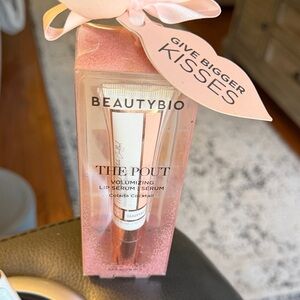 The Pout Volumizing Lip Serum - Pink
